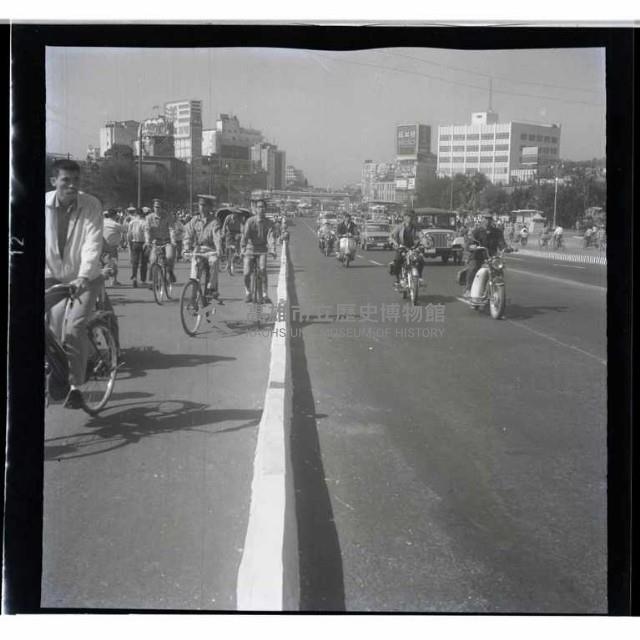 機車、自行車分道而行藏品圖，第1張