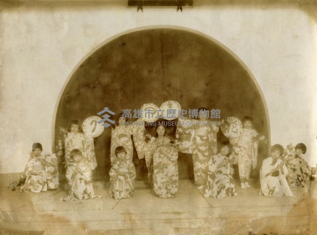 青年會館表演藏品圖，第1張