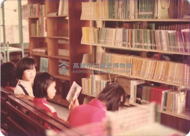 鳳鳴國小圖書館-2藏品圖，第1張