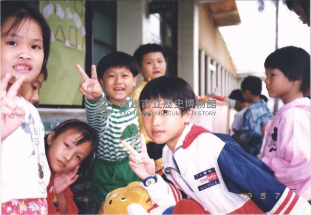 學生開心合照藏品圖，第1張