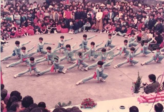 高雄市鳳鳴國小八十學年度戶外藝術表演-3藏品圖，第1張