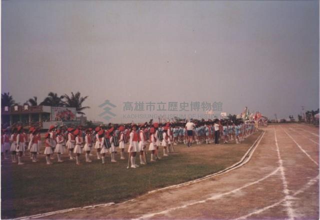 高雄市小港區鳳鳴國民小學學校暨社區聯合運動會－學生隊伍藏品圖，第1張