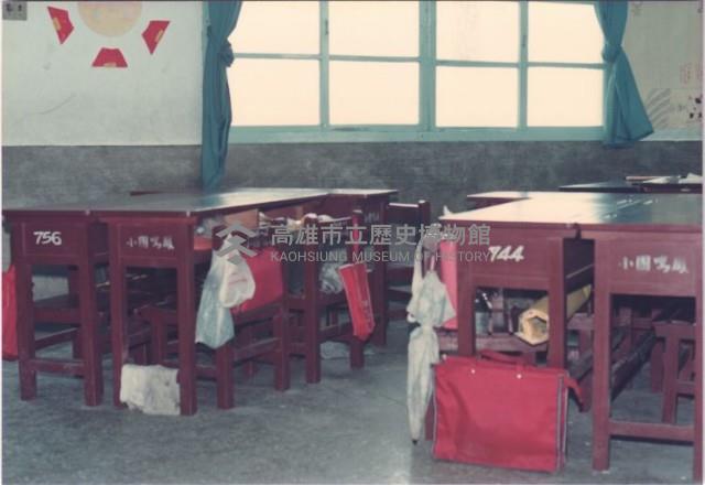 分組圍桌藏品圖，第1張