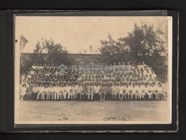 第二屆民選高雄市長謝掙強市政之影像紀錄-2
（相冊）藏品圖，第30張