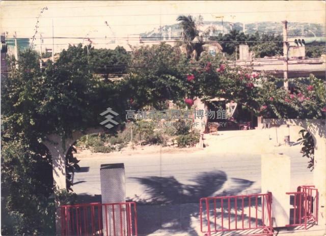 鳳鳴國小大門口花圃景致藏品圖，第1張