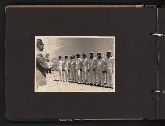 高雄市長謝掙強探訪海軍（相冊）藏品圖，第8張