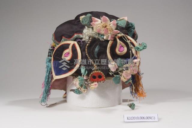 黑緞地豬頭立體造型童帽藏品圖，第1張