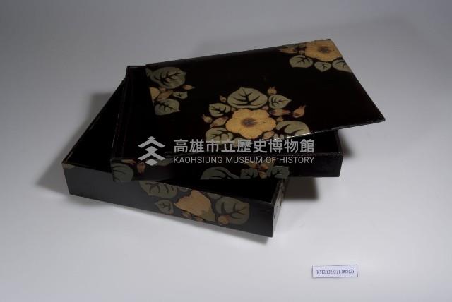 堆錦黃槿花紋雙層文書盒藏品圖，第4張