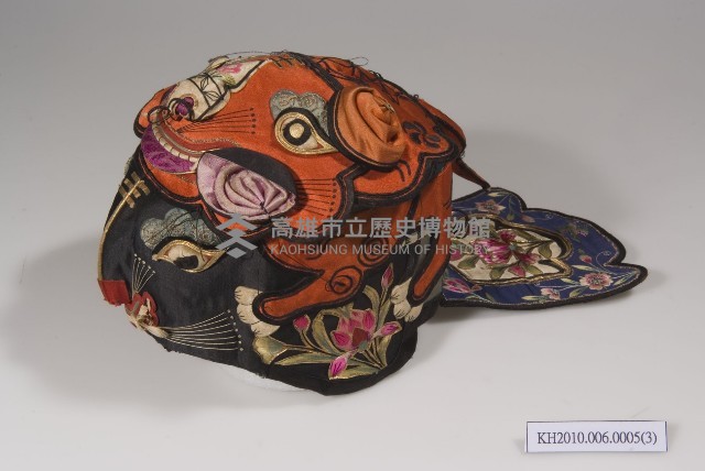 黑緞地橘紅頂立體雙虎造型童帽藏品圖，第3張