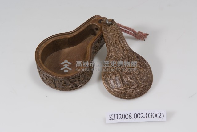 浮刻摺式眼鏡收納盒藏品圖，第2張