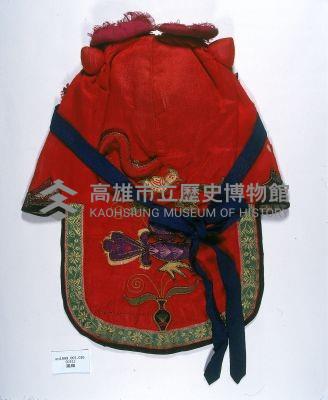 紅緞地夾棉虎頭風帽藏品圖，第2張