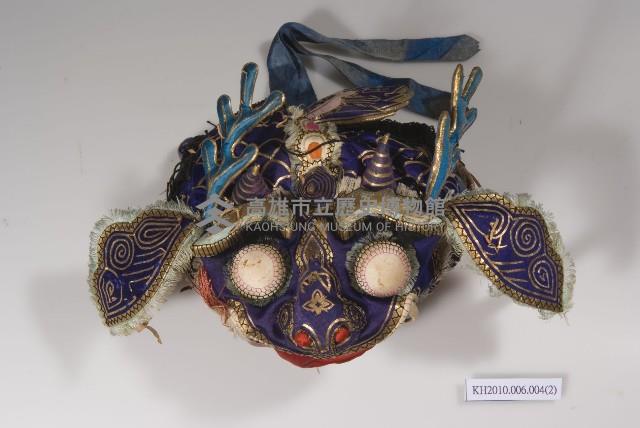 寶藍緞地麒麟立體造型童帽藏品圖，第2張