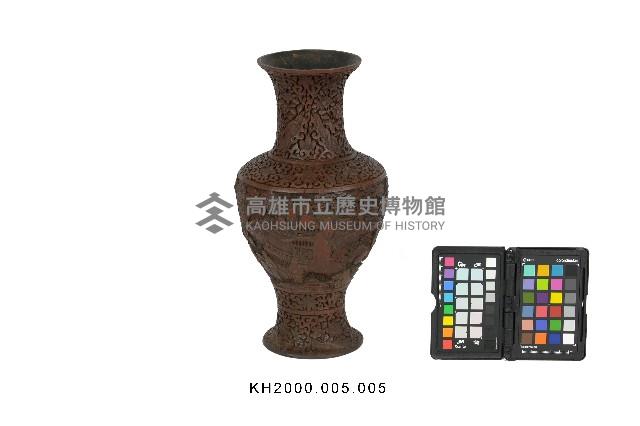 雕刻山水人物花卉紋朱漆瓶藏品圖，第2張