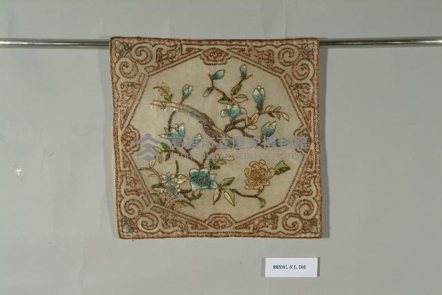 米黃羅地喜鵲牡丹彩繡墊子藏品圖，第1張