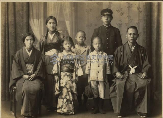 日本人的家庭照片藏品圖，第1張