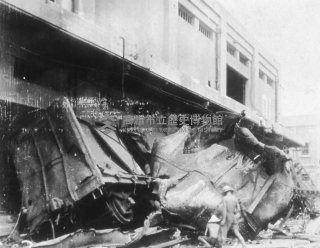 火車車廂燒毀情形藏品圖，第1張