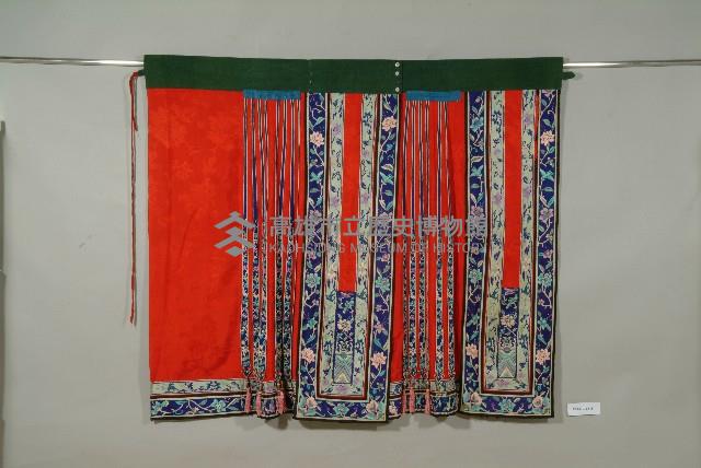 紅綢地如意鑲緄鳳尾裙藏品圖，第1張