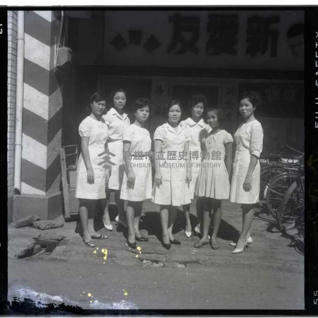 女理髮師群像藏品圖，第1張