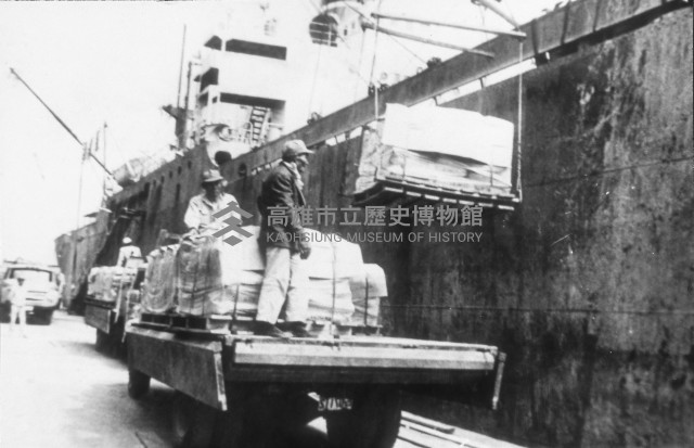 單位色裝直接吊離卡車藏品圖，第1張