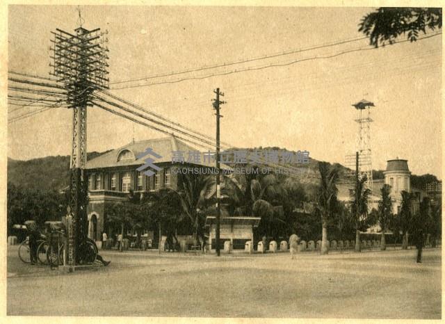 高雄街高雄郡役所及臺灣銀行高雄支店前通藏品圖，第1張