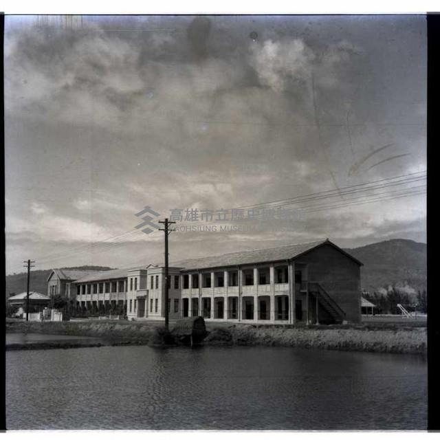 高雄市立二中完工藏品圖，第1張