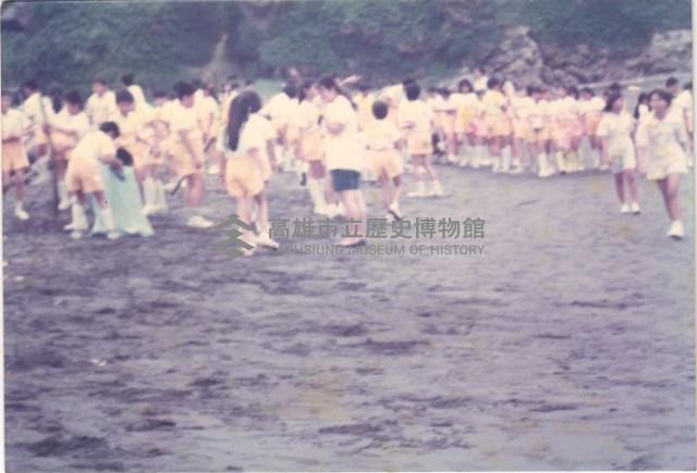 鳳鳴國小學生淨灘活動-1藏品圖，第1張