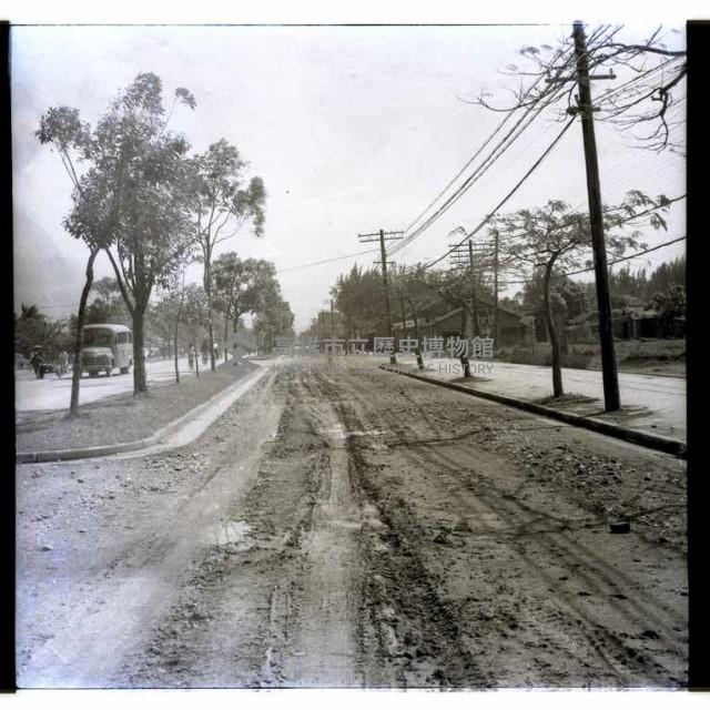 雨後的中正四路藏品圖，第1張