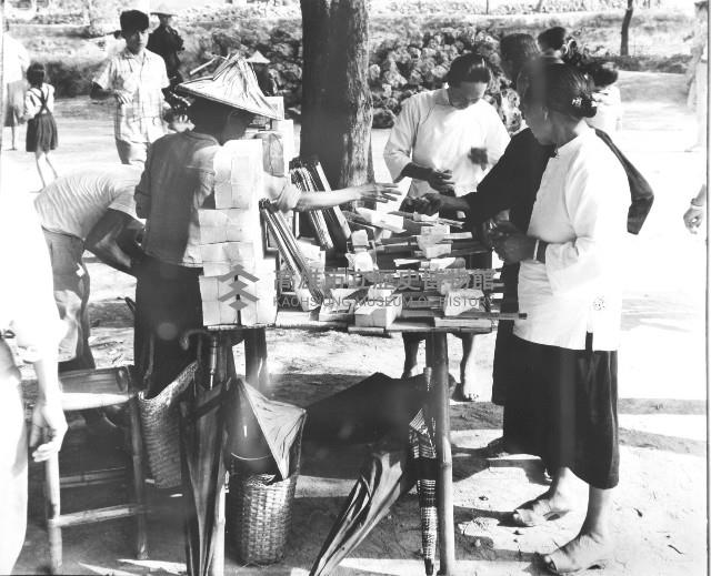 路邊賣香攤藏品圖，第1張