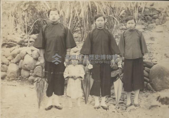 甲仙庄婦女藏品圖，第1張