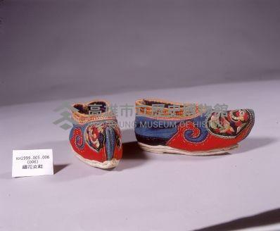 翹頭繡花鞋藏品圖，第1張
