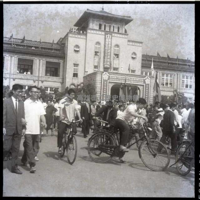 下班場面藏品圖，第1張