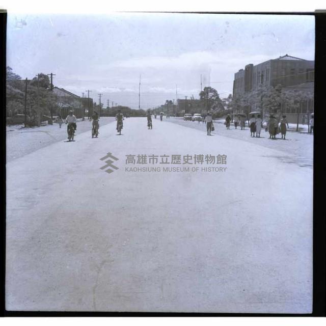 高雄市郵政總局前的中正三路藏品圖，第1張