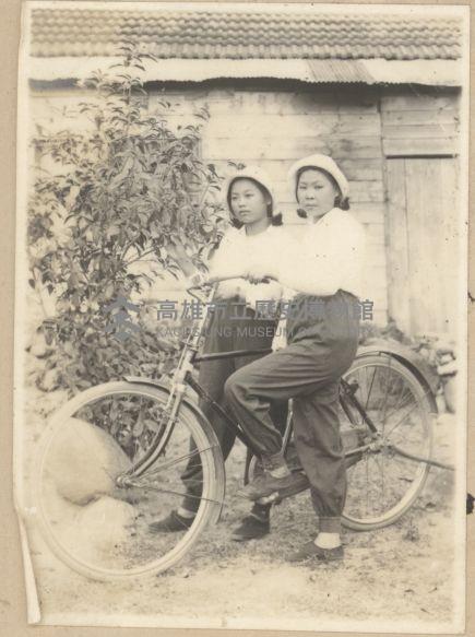 甲仙庄少女與腳踏車留影藏品圖，第1張