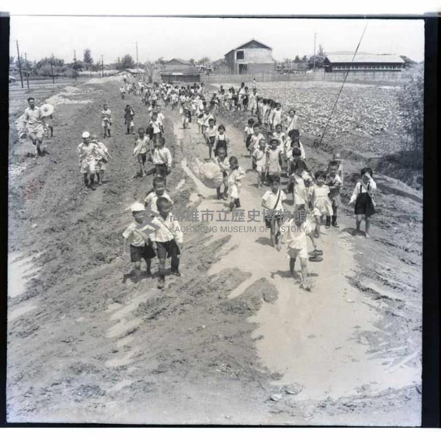 高雄市信義國小藏品圖，第1張