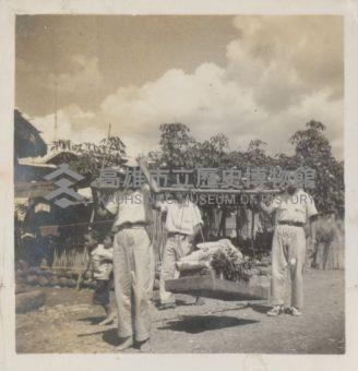 兩人挑擔新娘嫁娶之嫁妝照藏品圖，第1張