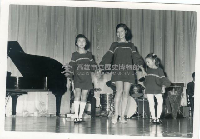 高雄國際婦女會首創慈善服裝發表會-8藏品圖，第1張