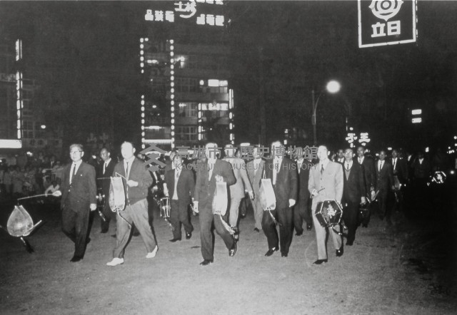 恭祝總統八秩晉五華誕，高雄港務局參加萬人提燈大遊行藏品圖，第1張