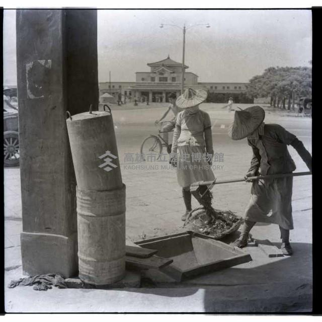 高雄市早年垃圾箱藏品圖，第1張