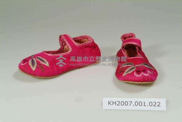 桃紅緞地彩繡女童鞋藏品圖，第1張
