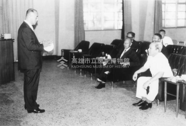 越南前總統阮文紹先生蒞臨高雄港藏品圖，第1張