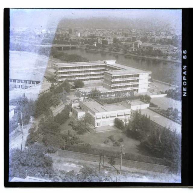 高雄市鹽埕國中校舍藏品圖，第1張