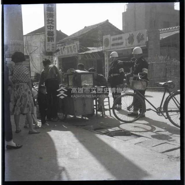 警察取締攤販藏品圖，第1張