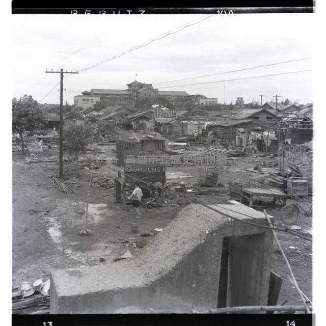 高雄市市府後違建藏品圖，第1張