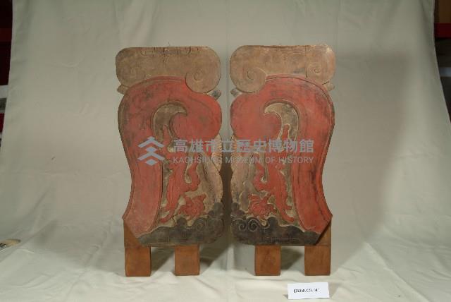 黑紅漆牡丹淺浮雕紅眠床腳（一對）藏品圖，第1張