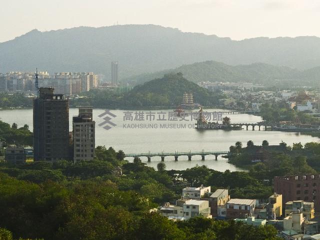 自半屏山眺望蓮池潭藏品圖，第1張