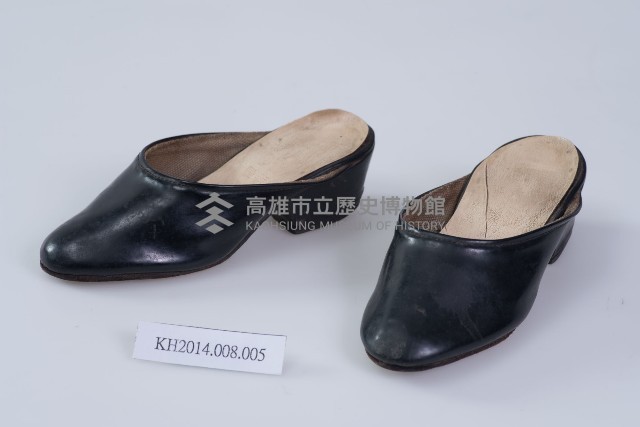 三寸金蓮皮拖鞋藏品圖，第1張