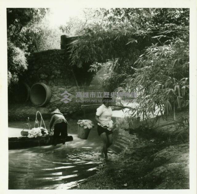 愛河風光-浣衣-左營區凹仔底七孔橋藏品圖，第1張