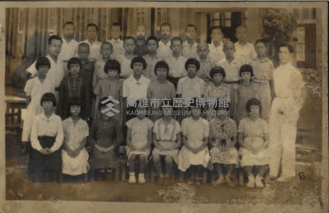 旗山小學校師生合影藏品圖，第1張