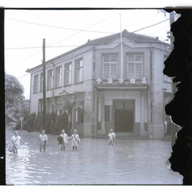 高雄市議會馬路藏品圖，第1張