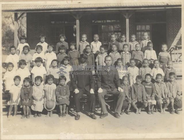 甲仙國小畢業生留影藏品圖，第1張